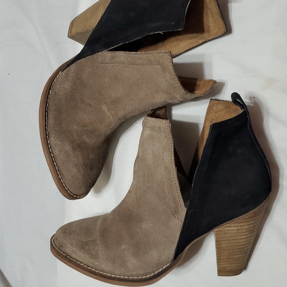 Jeffrey Campbell taupe black heeled bootie leather suede - Picture 4 of 8